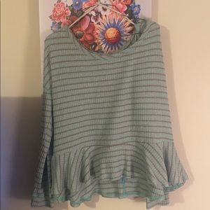 We The Free Teal & Gray Thermal Top.🇺🇸